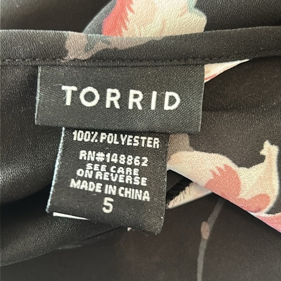 Torrid Floral Print Georgette Drape Back Top Short Sleeves Size 5 - Picture 9 of 13